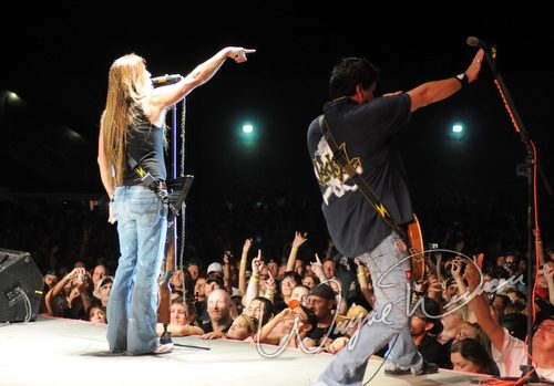 Jackyl live concert photo by Wayne Dennon