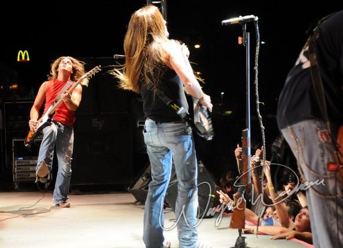 Jackyl live concert photo by Wayne Dennon