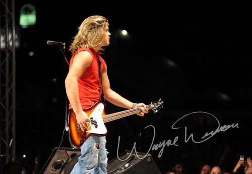 Jackyl live concert photo by Wayne Dennon