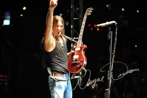 Jackyl live concert photo by Wayne Dennon