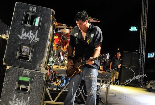 Jackyl live concert photo by Wayne Dennon