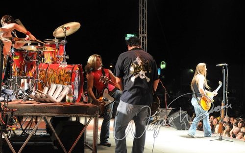 Jackyl live concert photo by Wayne Dennon