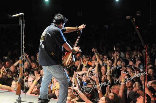 Jackyl live concert photo by Wayne Dennon