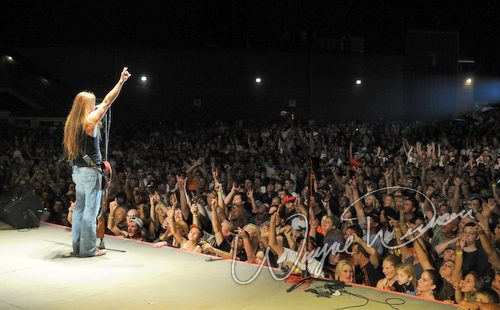 Jackyl live concert photo by Wayne Dennon