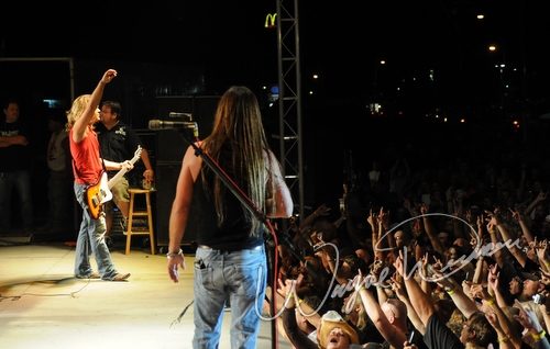 Jackyl live concert photo by Wayne Dennon