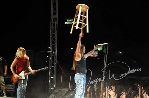 Jackyl live concert photo by Wayne Dennon