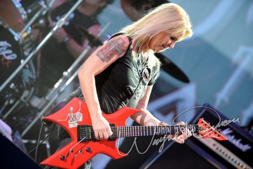 Lita Ford concert photo by Wayne Dennon