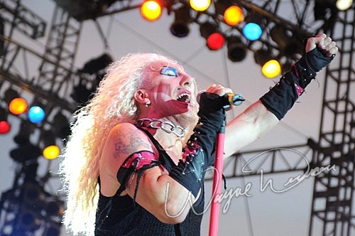 Twisted Sister concert photo by Wayne Dennon