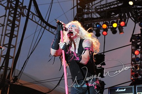 Twisted Sister live concert photo by Wayne Dennon