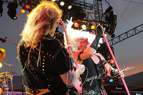 Twisted Sister live concert photo by Wayne Dennon
