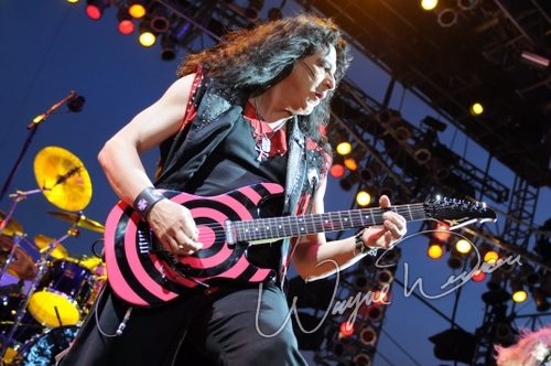 Twisted Sister live concert photo by Wayne Dennon