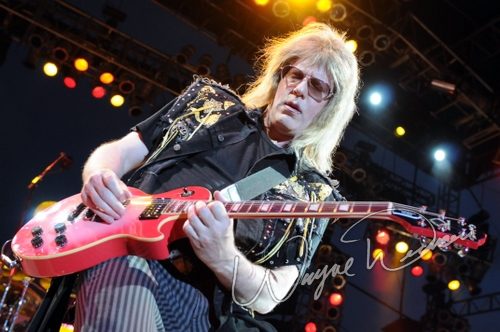 Twisted Sister live concert photo by Wayne Dennon