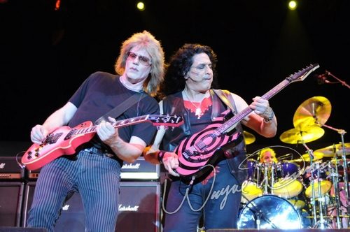Twisted Sister live concert photo by Wayne Dennon