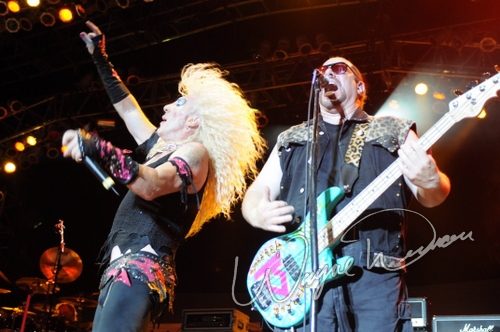Twisted Sister live concert photo by Wayne Dennon