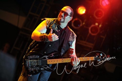 Twisted Sister live concert photo by Wayne Dennon