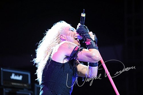 Twisted Sister live concert photo by Wayne Dennon
