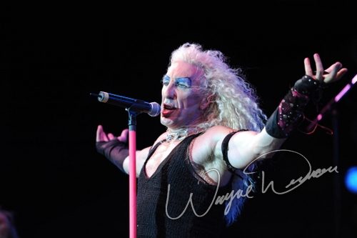 Twisted Sister concert photo by Wayne Dennon