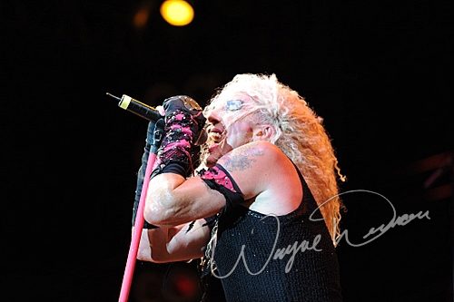 Twisted Sister live concert photo by Wayne Dennon