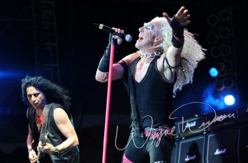 Twisted Sister live concert photo by Wayne Dennon