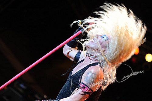 Twisted Sister live concert photo by Wayne Dennon
