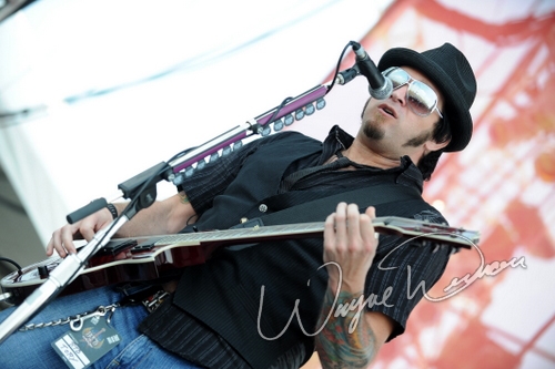 Enuff Z nuff by Wayne Dennon