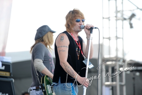 Enuff Z nuff by Wayne Dennon