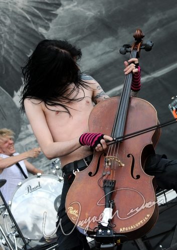 Apocalyptica concert photo by Wayne Dennon