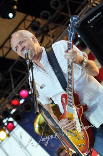 Peter Frampton concert photo by Wayne Dennon