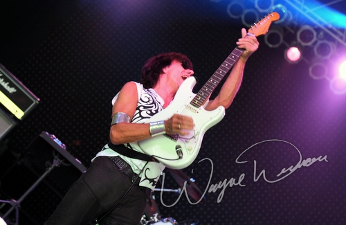 Jeff Beck by Wayne Dennon