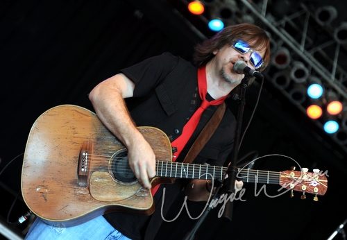 Monte Montgomery live concert photo by Wayne Dennon