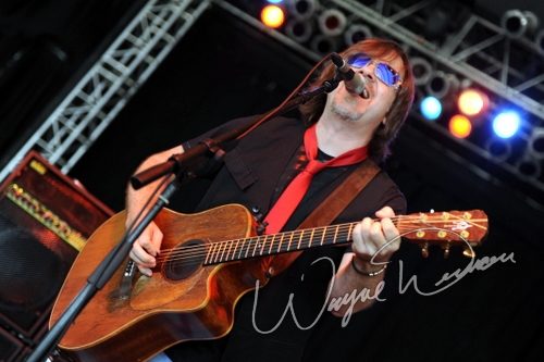 Monte Montgomery live concert photo by Wayne Dennon