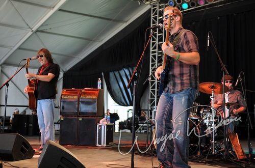 Monte Montgomery live concert photo by Wayne Dennon
