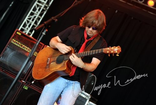 Monte Montgomery live concert photo by Wayne Dennon