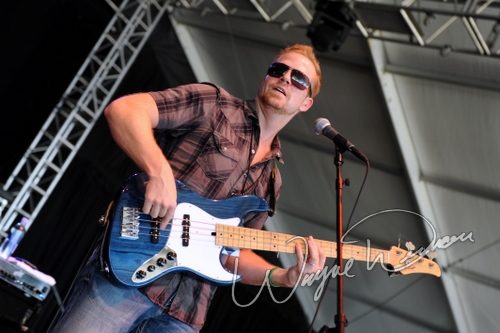 Monte Montgomery live concert photo by Wayne Dennon