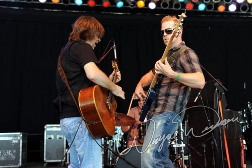 Monte Montgomery live concert photo by Wayne Dennon