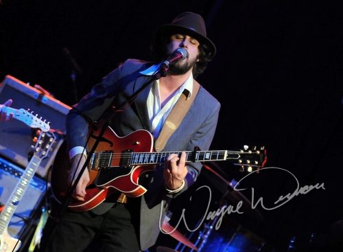 Chamberlin live concert photo by Wayne Dennon