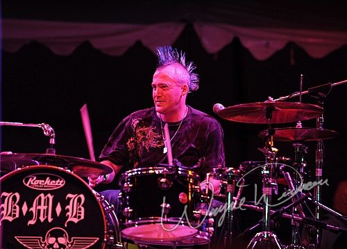Bret Michaels concert photo by Wayne Dennon