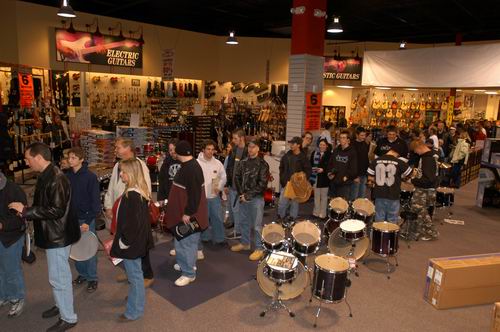 Mike Portnoy live concert photo by Wayne Dennon