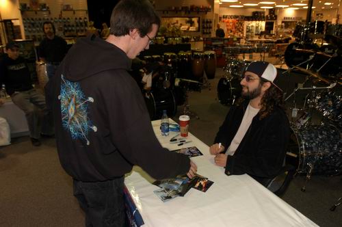 Mike Portnoy live concert photo by Wayne Dennon