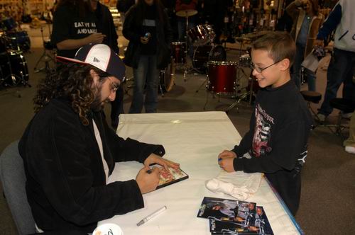 Mike Portnoy live concert photo by Wayne Dennon