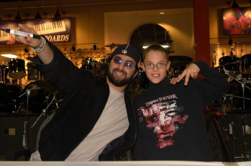 Mike Portnoy live concert photo by Wayne Dennon
