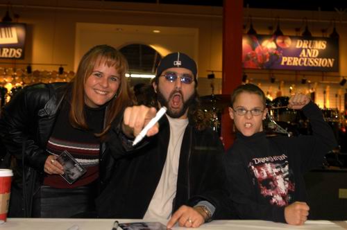 Mike Portnoy live concert photo by Wayne Dennon