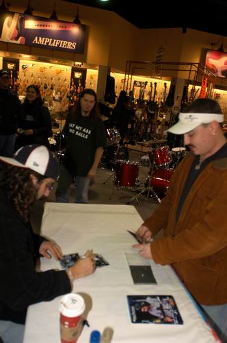 Mike Portnoy live concert photo by Wayne Dennon