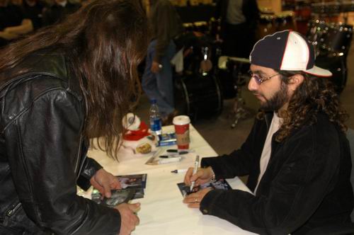 Mike Portnoy live concert photo by Wayne Dennon