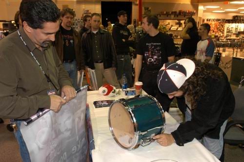 Mike Portnoy live concert photo by Wayne Dennon
