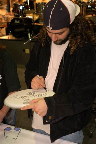 Mike Portnoy concert photo by Wayne Dennon