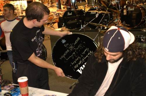 Mike Portnoy live concert photo by Wayne Dennon