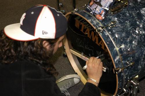 Mike Portnoy live concert photo by Wayne Dennon