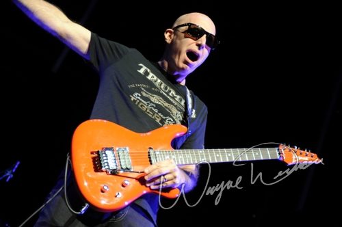 Joe Satriani live concert photo by Wayne Dennon