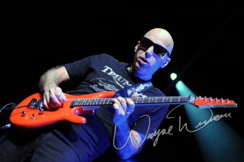 Joe Satriani live concert photo by Wayne Dennon